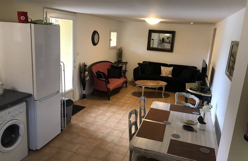 Le Ledat Apartamento | Tranquil fishing & swimming spot on the River Lot