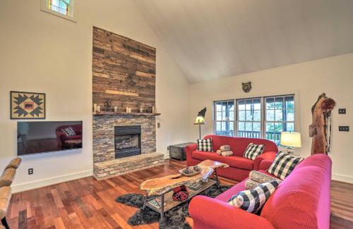 Gerton Casa | Tranquil Hendersonville Cabin with Mountain Views!