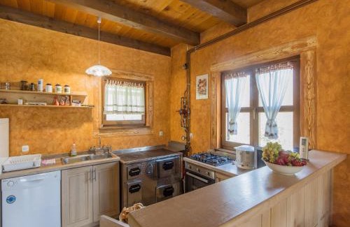 Brod Moravice Casa | Tranquil Holiday Home in Kvarner near Kupa River