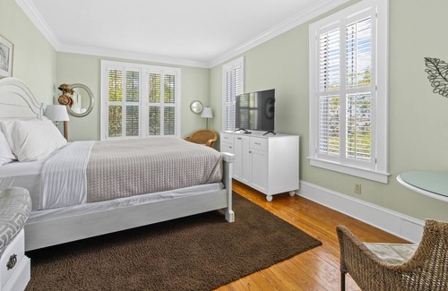 Historic Downtown Manteo Apartamento | Tranquil House Inn - Downtown Waterfront Manteo - 1 Queen premium Rm 12
