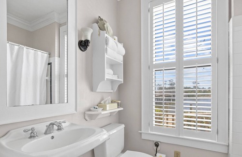 Historic Downtown Manteo Apartamento | Tranquil House Inn - Downtown Waterfront Manteo - 1 Queen premium Rm 12