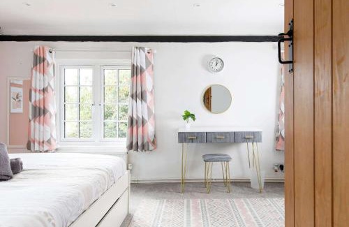 Chichester Casa | Tranquil Luxe in Country Cottage