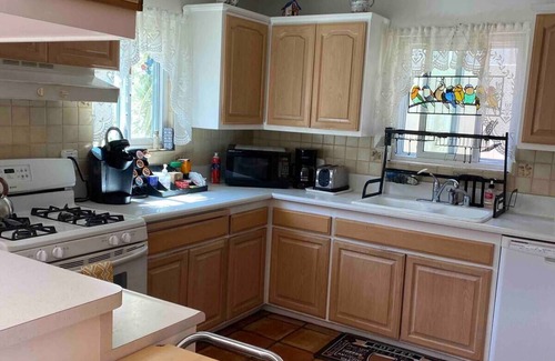 Torrance Casa | Tranquil oasis in the suburbs