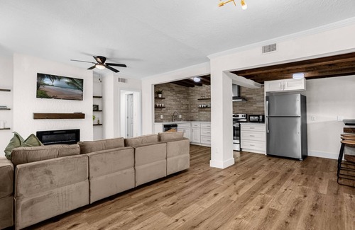 Orlando Casa | Tranquil Qasis 3/2 Cottage in East Orlando, FL!