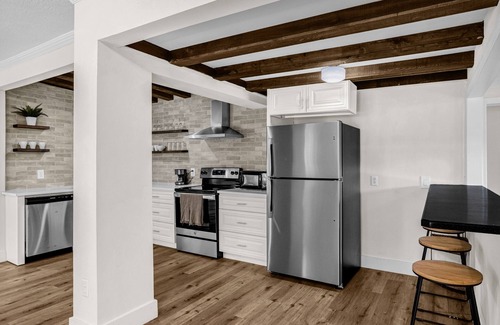 Orlando Casa | Tranquil Qasis 3/2 Cottage in East Orlando, FL!