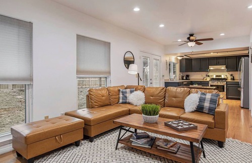 North Central Westminster Casa | Tranquil Retreat | Sauna | Master Suite | Lrg Yard
