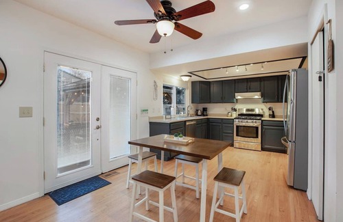 North Central Westminster Casa | Tranquil Retreat | Sauna | Master Suite | Lrg Yard