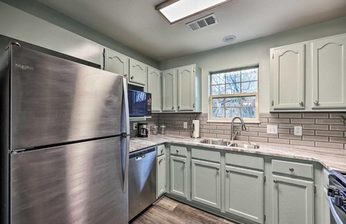 Mid America Casa | Tranquil Retreat with Dock on Lake Hamilton!