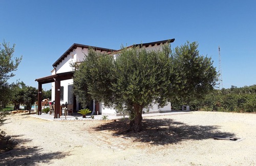 Menfi Casa | Ambiente tranquilo para un descanso relajante en La Casa degli Ulivi