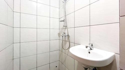 Makassar Apartamento | Tranquil Studio (No Kitchen) Apartment Bandaraya - Tallasa City Makassar By Travelio