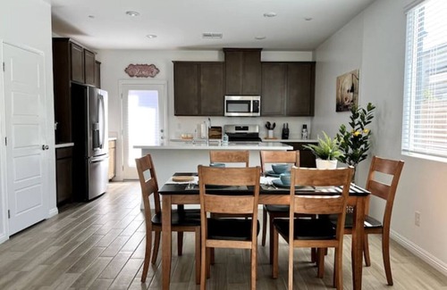 Henderson Apartamento | Tranquil & Stylish ~ 5★ Location, ♛Queen Beds