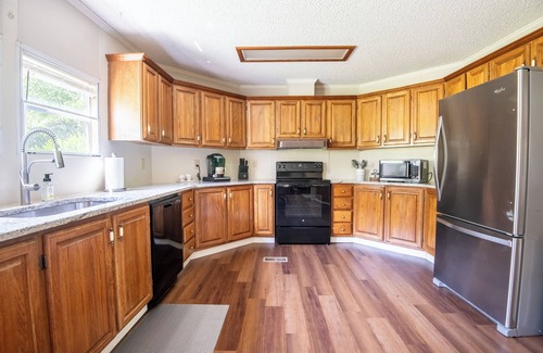 Green Pond Casa | Tranquil Trails – Hot Tub Porch Fenced Yard