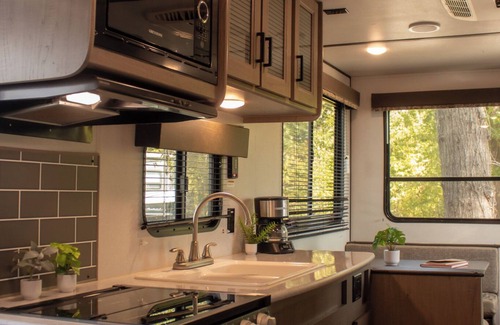 Archie Casa | Tranquil Trailside Stay