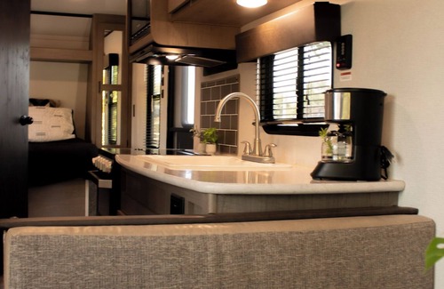 Archie Casa | Tranquil Trailside Stay