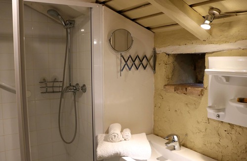 Issac Casa | Tranquil transformado millhouse conjunto en 4 hectáreas de impresionante Dordoña campo.