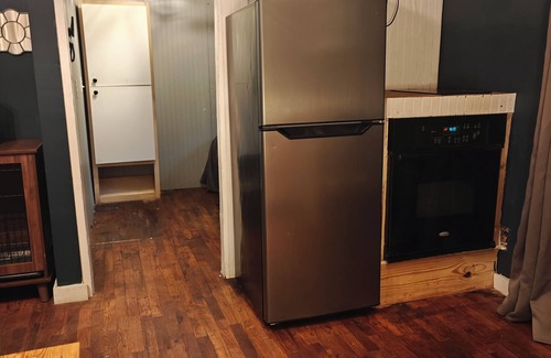 Canton Cabaña | Tranquil Treehouse Cottage 10 mins from Downtown Canton