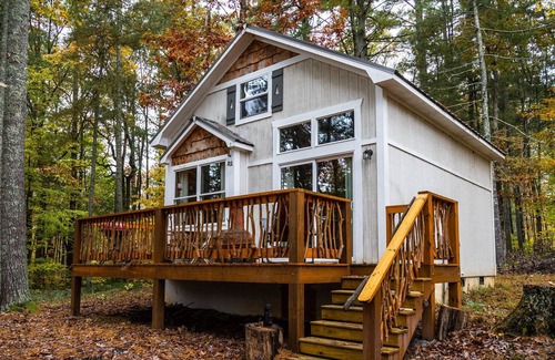 Fletcher Chalet De Esquí | Tranquil, wooded chalet near Asheville and Hendersonville