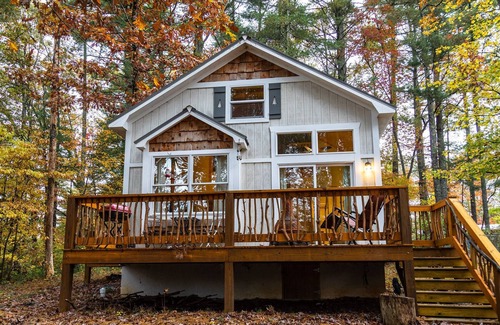 Fletcher Chalet De Esquí | Tranquil, wooded chalet near Asheville and Hendersonville