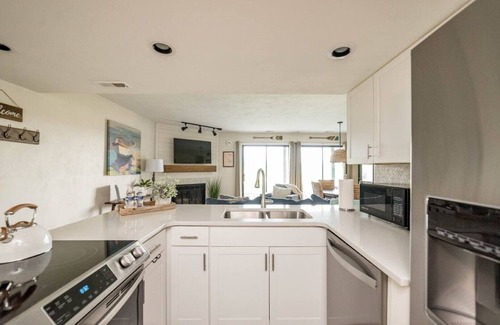 North Shore Condominio | Tranquility Cove at Smith Mountain Lake —Your Home Away From Home!