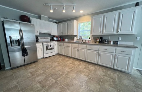 Land O' Lakes Casa | Tranquility house close to airport, beach, mall, park, zoo.