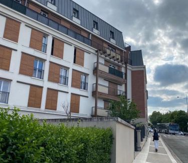 Poissy Apartamento | Tranquillité à 30 min de Paris