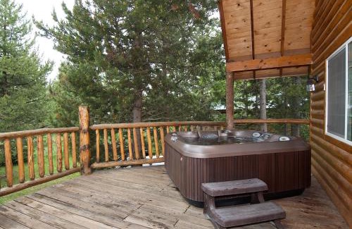 Island Park Casa | Trappers Chalet