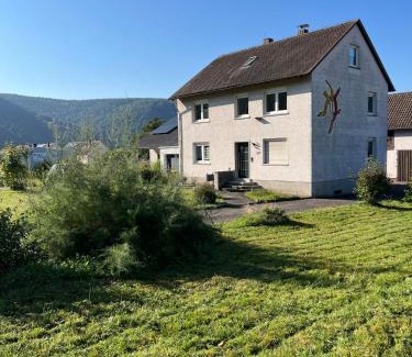 Freudenberg Apartamento | Traumhafte 3 Zimmer Ferienwohnung mit Balkon