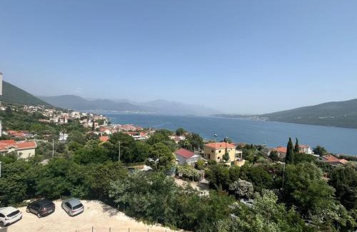 Denovici Apartamento | traumhaftes Apartment mit Meerblick in der Bucht von Kotor