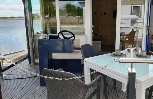 Havelsee Casa | Traumhaus-auf-dem-Wasser-Modernisiertes-Hausboot-13-x-4-m