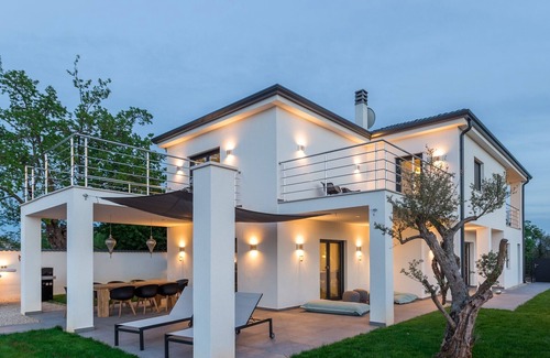Radini Casa | Traumvilla 260 qm mit Meerblick für bis zu 8 Personen und Pool zur Alleinnutzung
