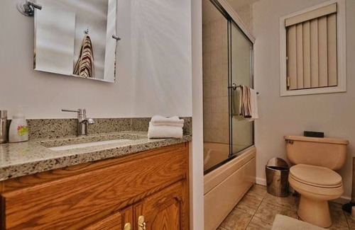 Bushkill Casa | TRAVEL NURSES WELCOME/ Bushkill- Poconos home in Gated community