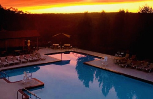 Bushkill Casa | TRAVEL NURSES WELCOME/ Bushkill- Poconos home in Gated community