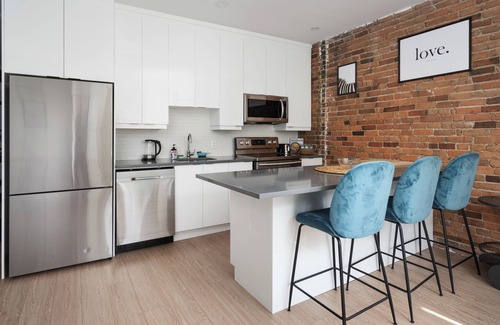 Mile End Apartamento | Traveler’s Haven - Chic 1BR in Mile End/Plateau