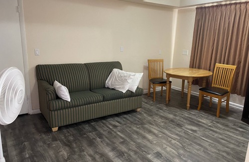 Clearwater Hotel | Travelers Inn Clearwater