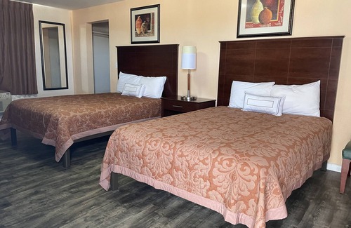 Clearwater Hotel | Travelers Inn Clearwater