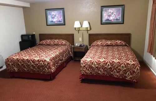 New Martinsville Hotel | Travelers Inn