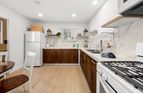 North Clairemont Casa | Travelers Retreat! Central-Coastal San Diego Location. Pet Friendly!