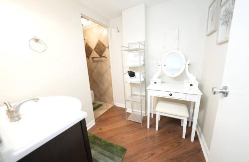 North Capitol Apartamento | Traveling nurses and professionals Parking included Pet friendly Downtown