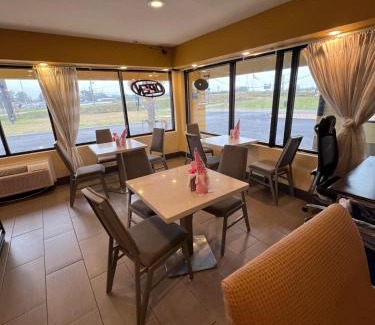 Unadilla Hotel | Travelinn