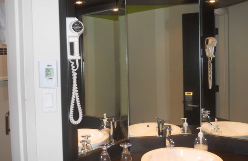 Mauricie Hotel | Travelodge by Wyndham Trois-Rivieres