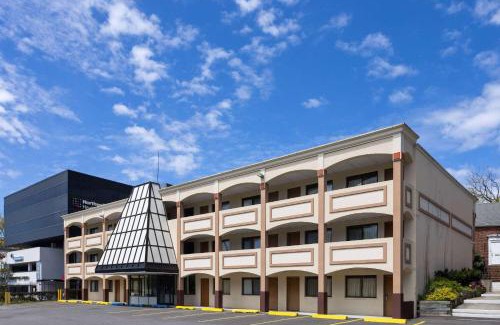Manhasset Cabina | Travelodge by Wyndham Manhasset