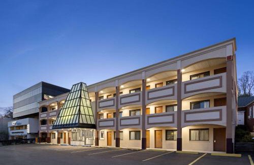 Manhasset Cabina | Travelodge by Wyndham Manhasset