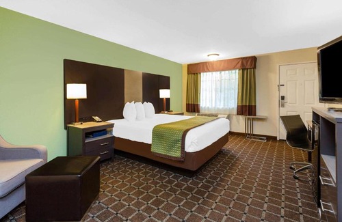 Altaville Hotel | Travelodge by Wyndham Angels Camp CA