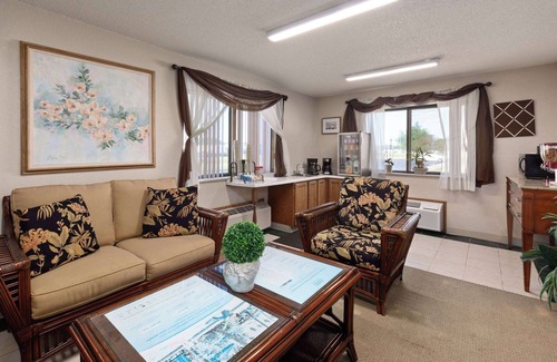 Redwood Falls Hotel | Travelodge by Wyndham Redwood Falls