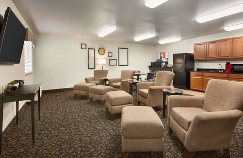 Santa Teresa Hotel | Travelodge by Wyndham Santa Teresa