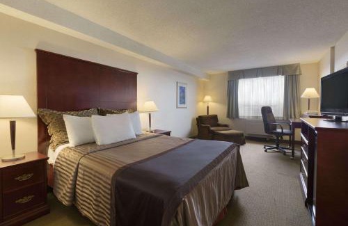 Richmond Hotel | Travelodge Hotel by Wyndham Vancouver Airport