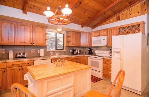 Fish Camp Casa | Tree Top Cabin: 2 millas a la puerta sur de Yosemite.