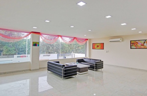 Noida Hotel | Treebo Amaya Inn Sector 72