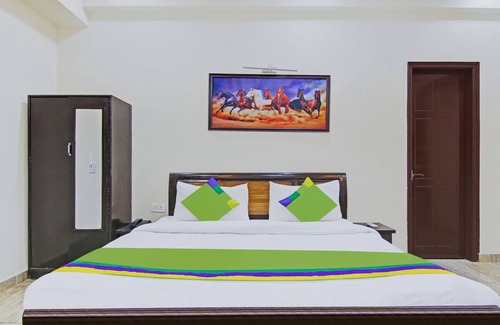Noida Hotel | Treebo Amaya Inn Sector 72