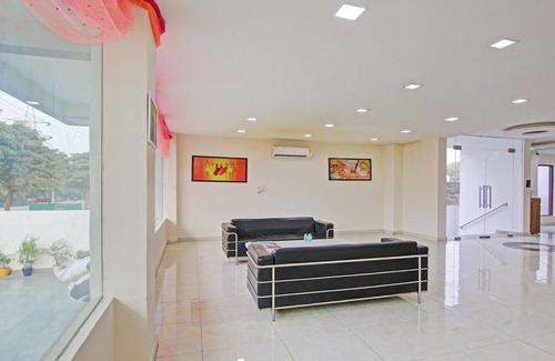 Noida Hotel | Treebo Amaya Inn Sector 72